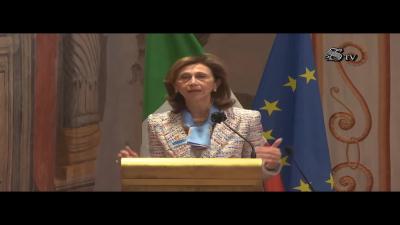 La ministra Bonetti: «Ai figli il cognome della madre. Basta rinviare la  libertà delle donne»